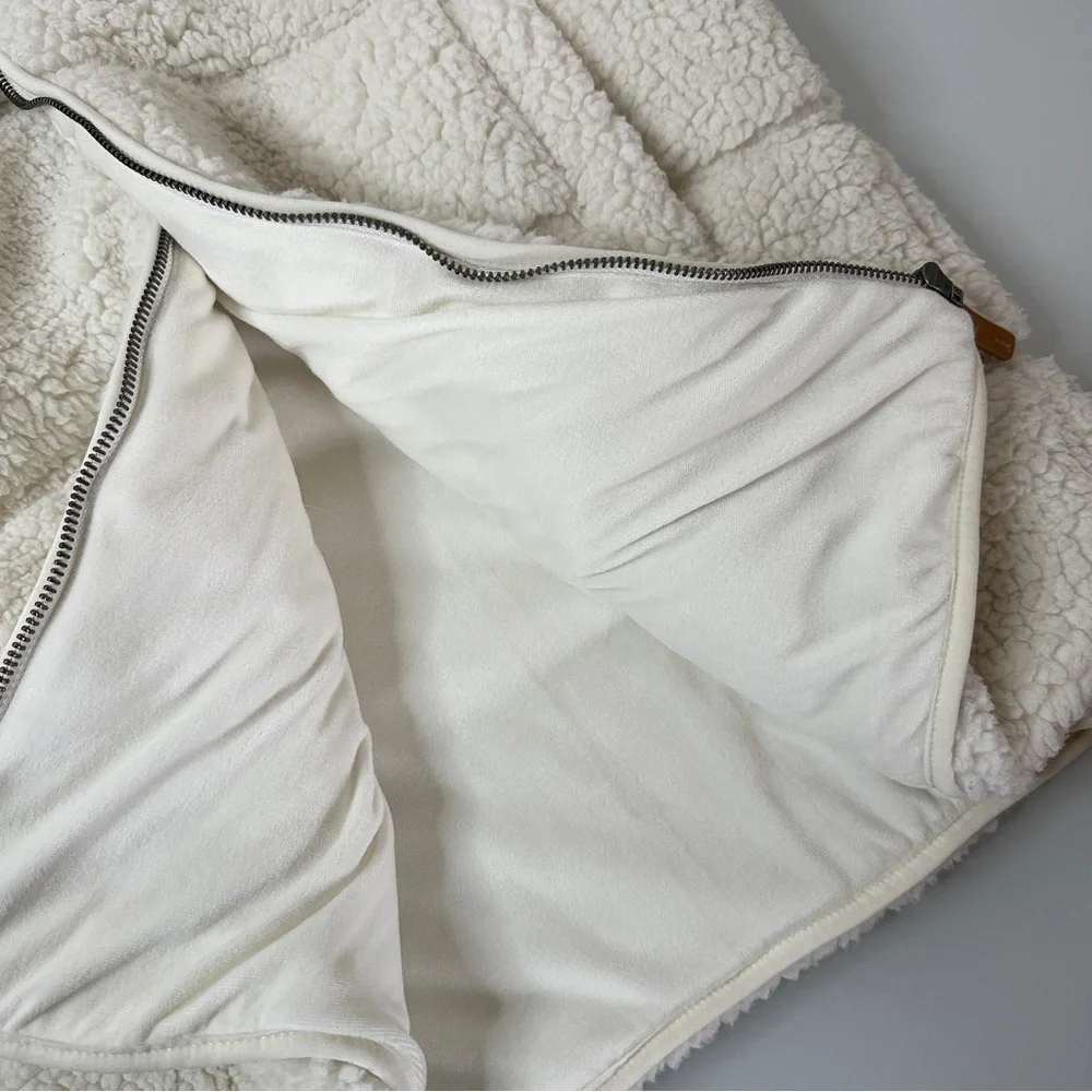 PJ Salvage Santa Fe Sherpa Vest L - Picture 6 of 12